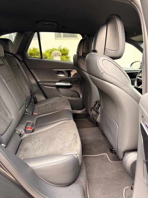 MERCEDES-BENZ GLC 220 d 4Matic AMG Line 9G-Tronic-image-5