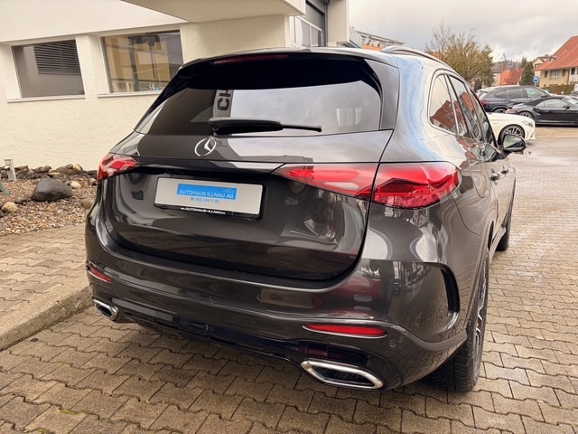 MERCEDES-BENZ GLC 220 d 4Matic AMG Line 9G-Tronic-image-2