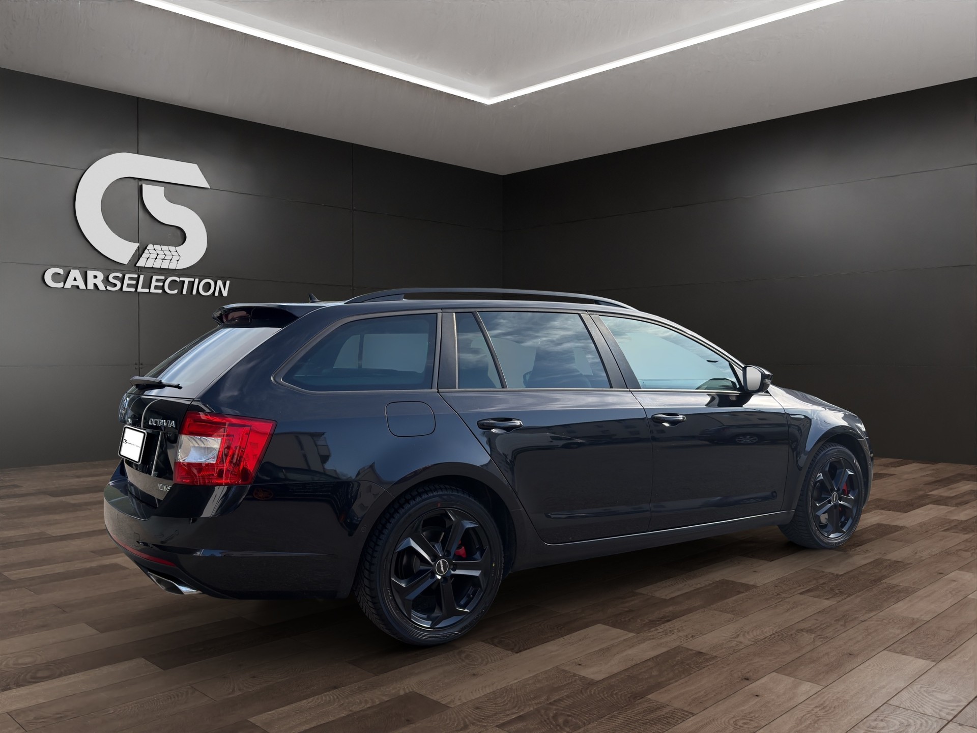 SKODA Octavia Combi 2.0 TDI RS CHALLENGE DSG-image-3