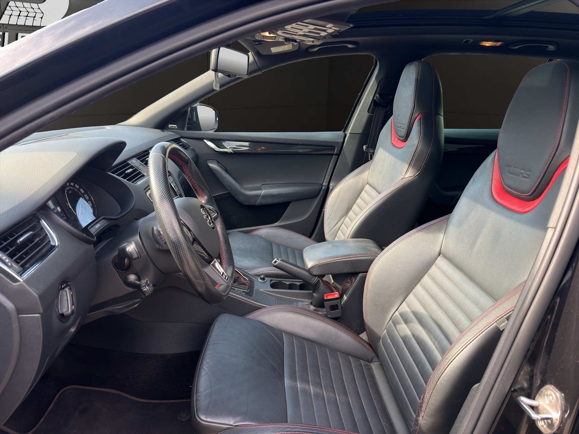 SKODA Octavia Combi 2.0 TDI RS CHALLENGE DSG-image-7