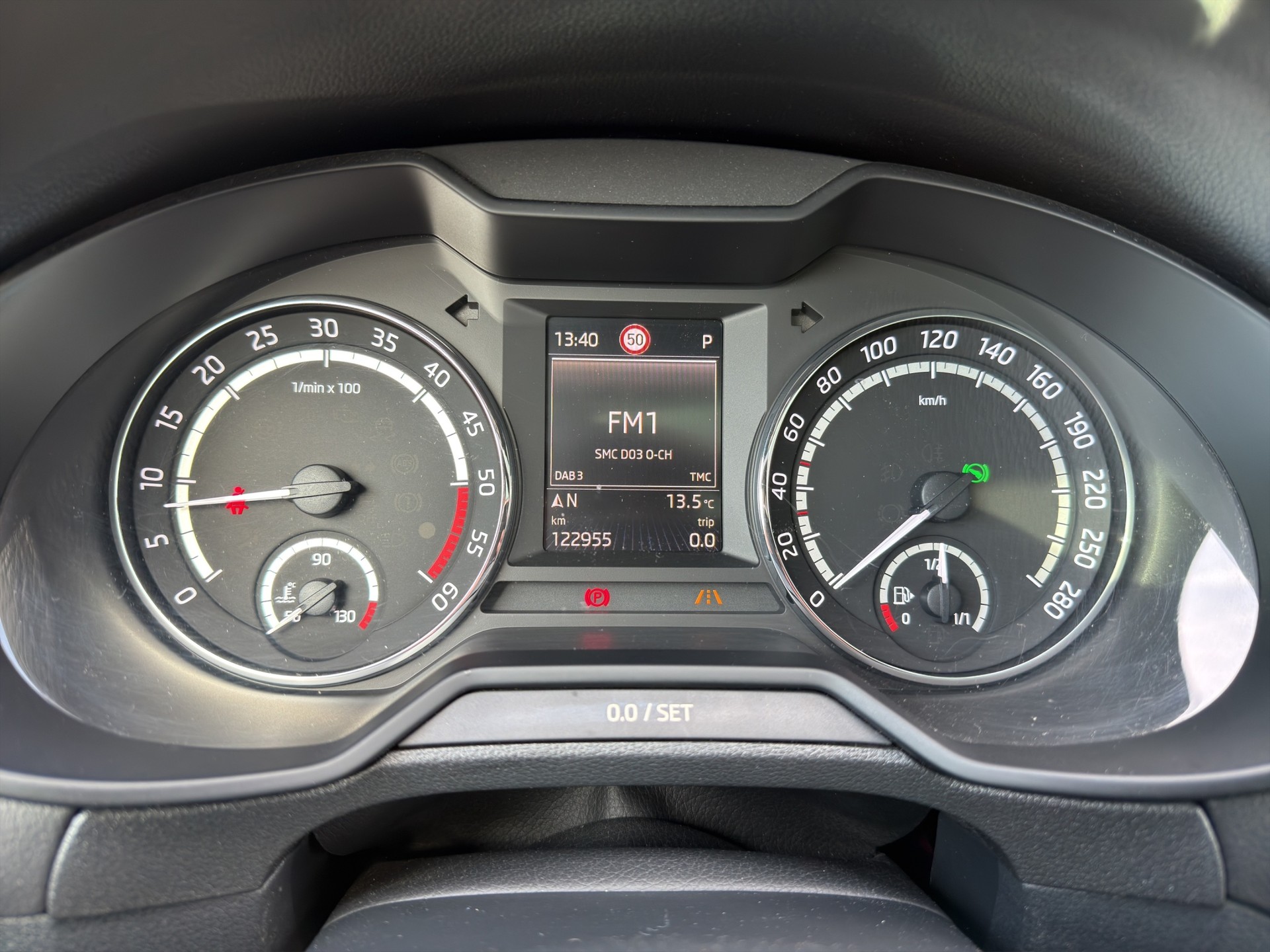 SKODA Octavia Combi 2.0 TDI RS CHALLENGE DSG-image-9
