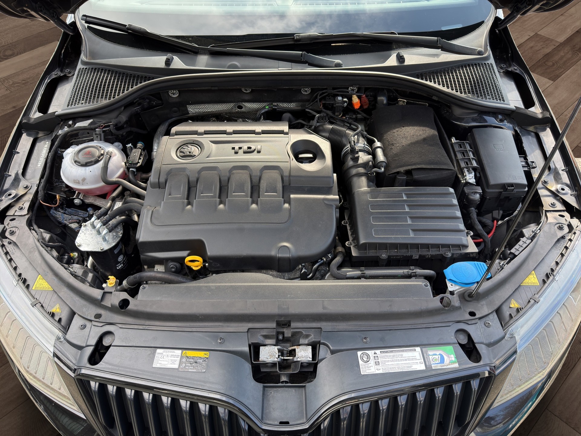 SKODA Octavia Combi 2.0 TDI RS CHALLENGE DSG-image-15