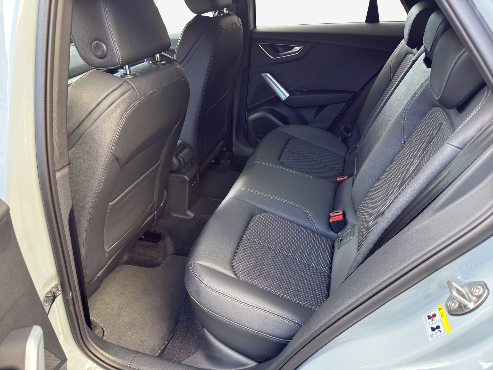 AUDI Q2 35 TFSI S line S-tronic-image-11