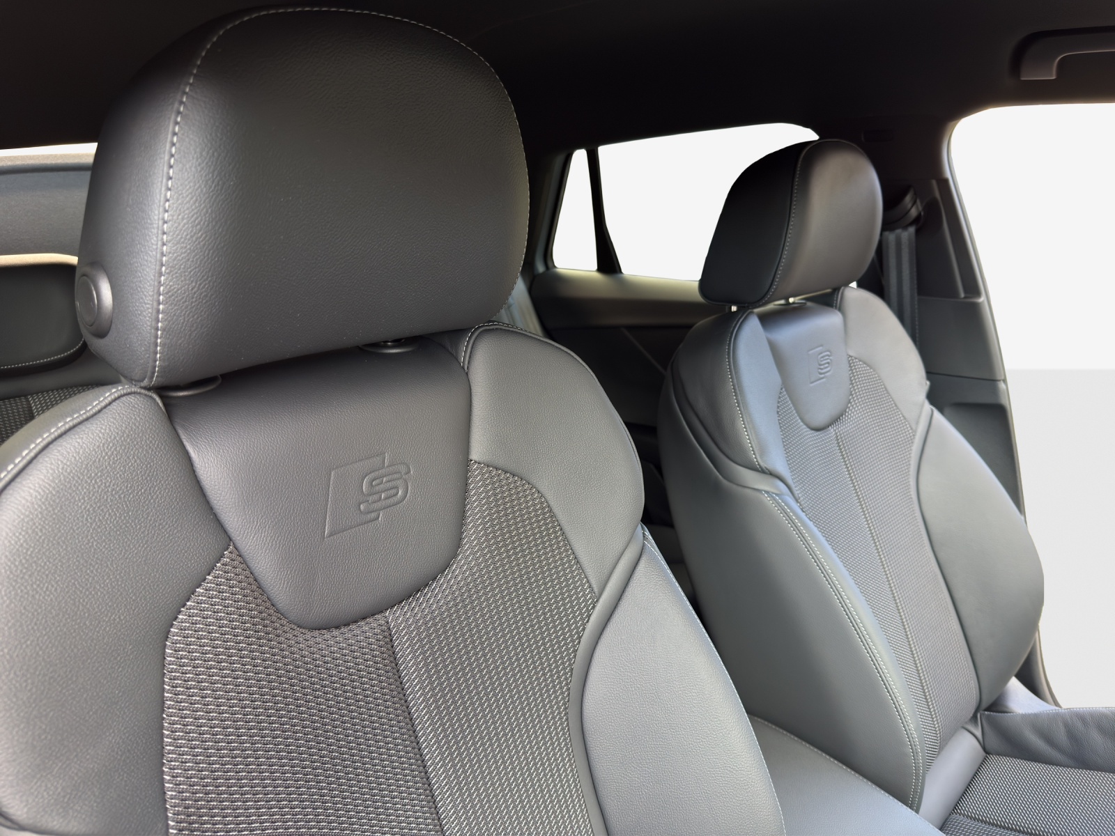 AUDI Q2 35 TFSI S line S-tronic-image-15