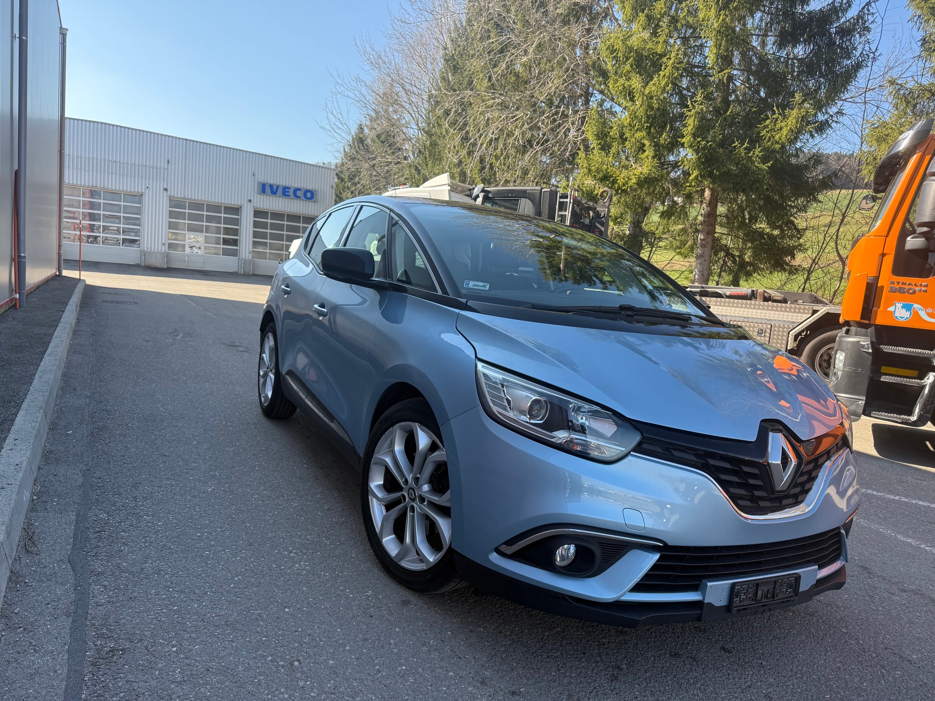 RENAULT Scénic 1.2 16V Turbo Zen-image-2