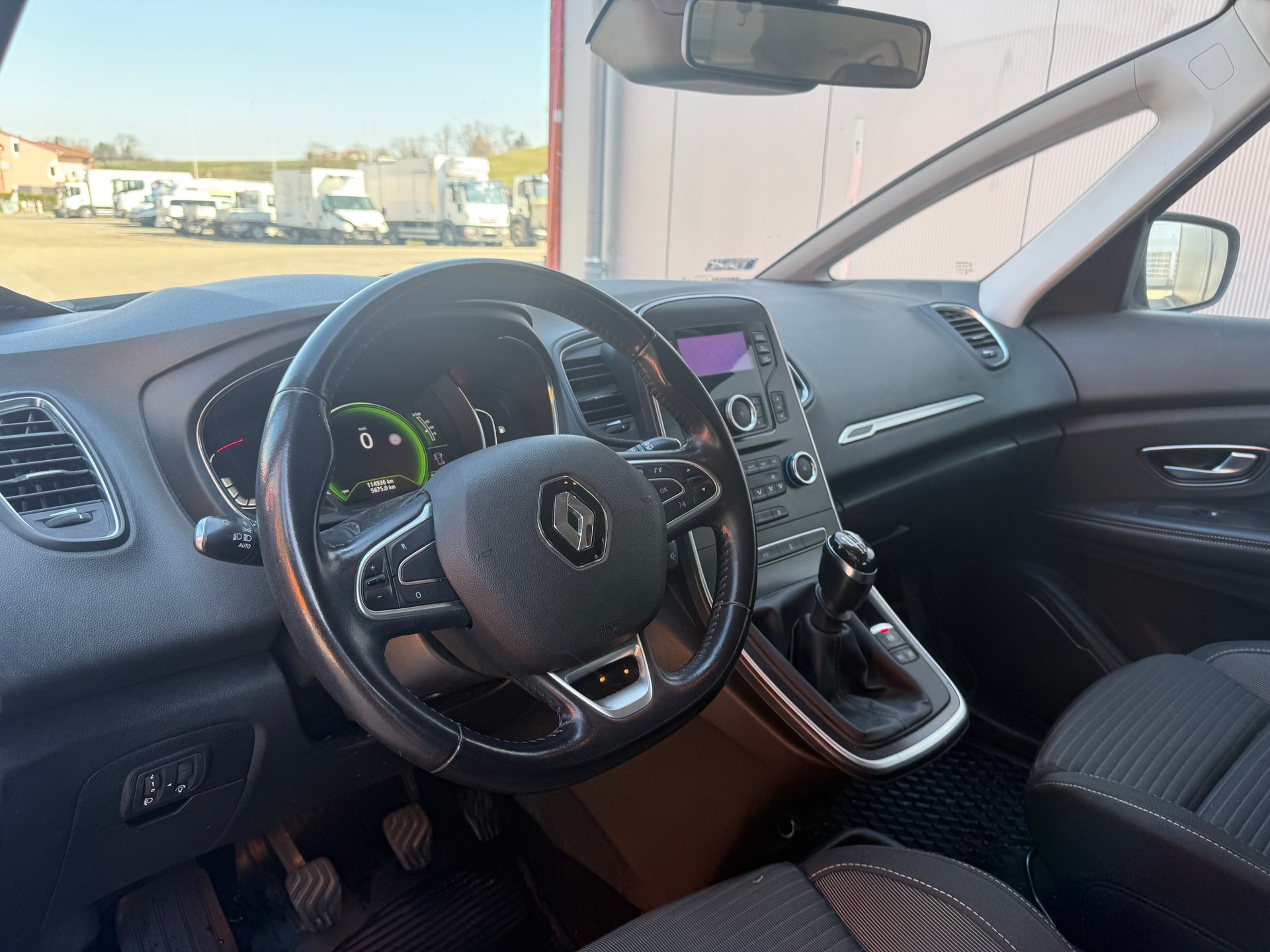 RENAULT Scénic 1.2 16V Turbo Zen-image-12