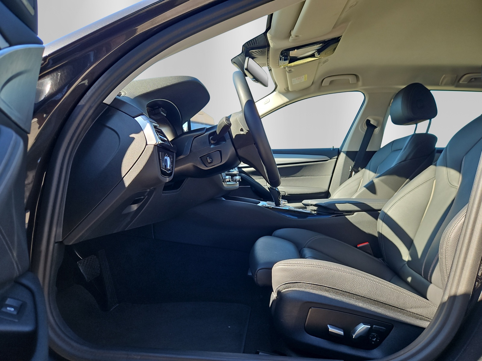 BMW 530d xDrive 48V Touring Steptronic-image-5
