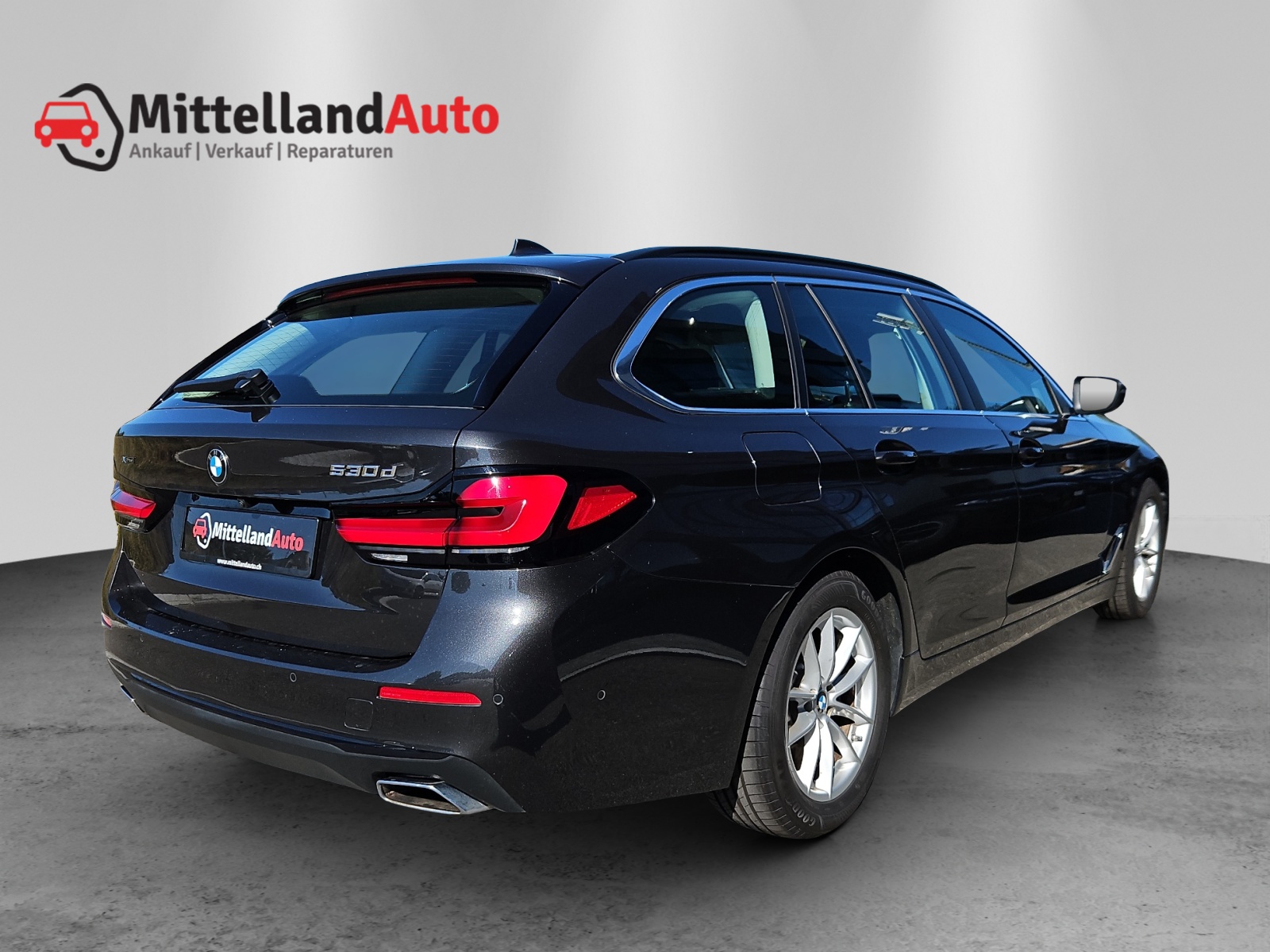 BMW 530d xDrive 48V Touring Steptronic-image-6