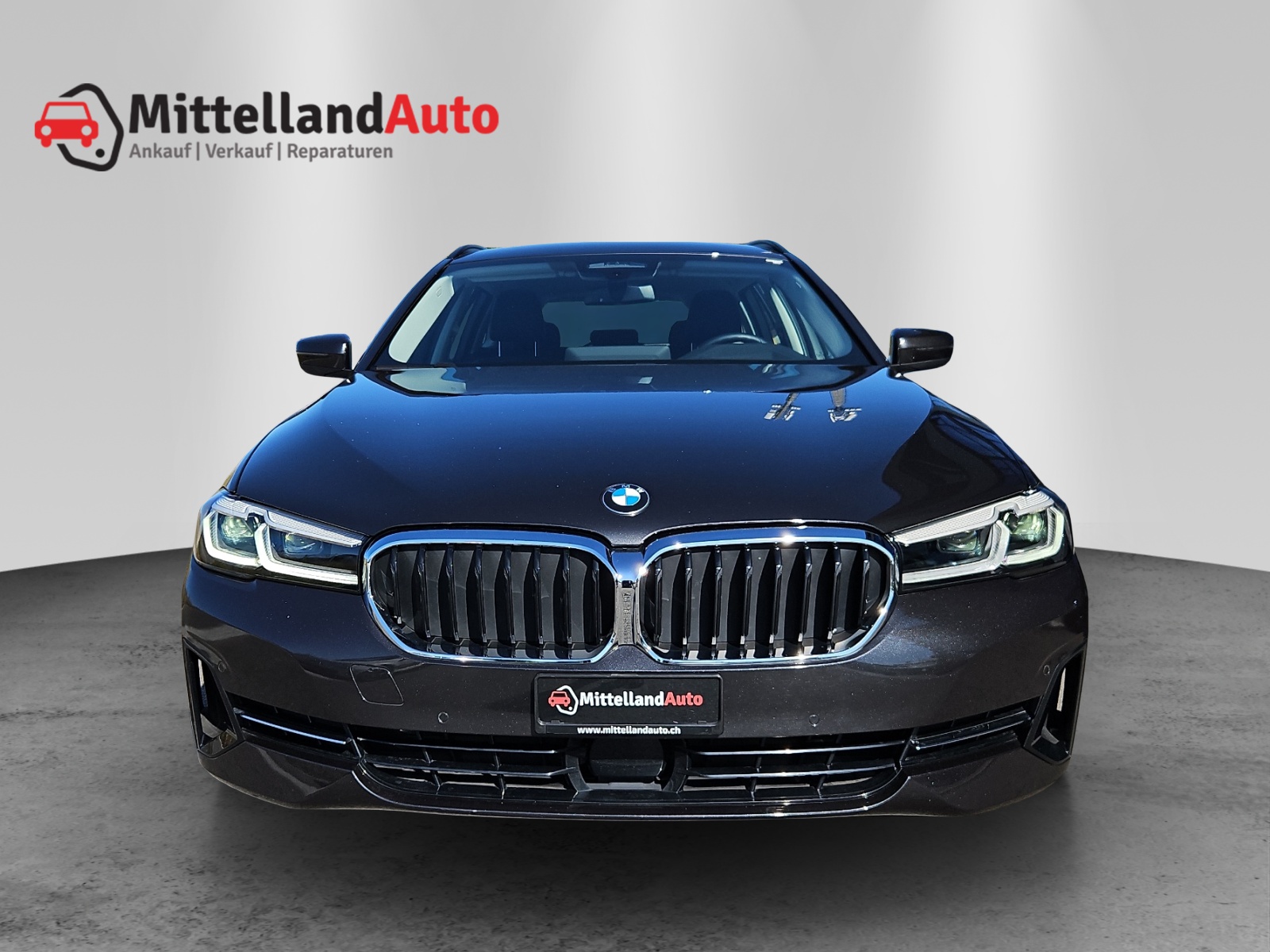 BMW 530d xDrive 48V Touring Steptronic-image-1