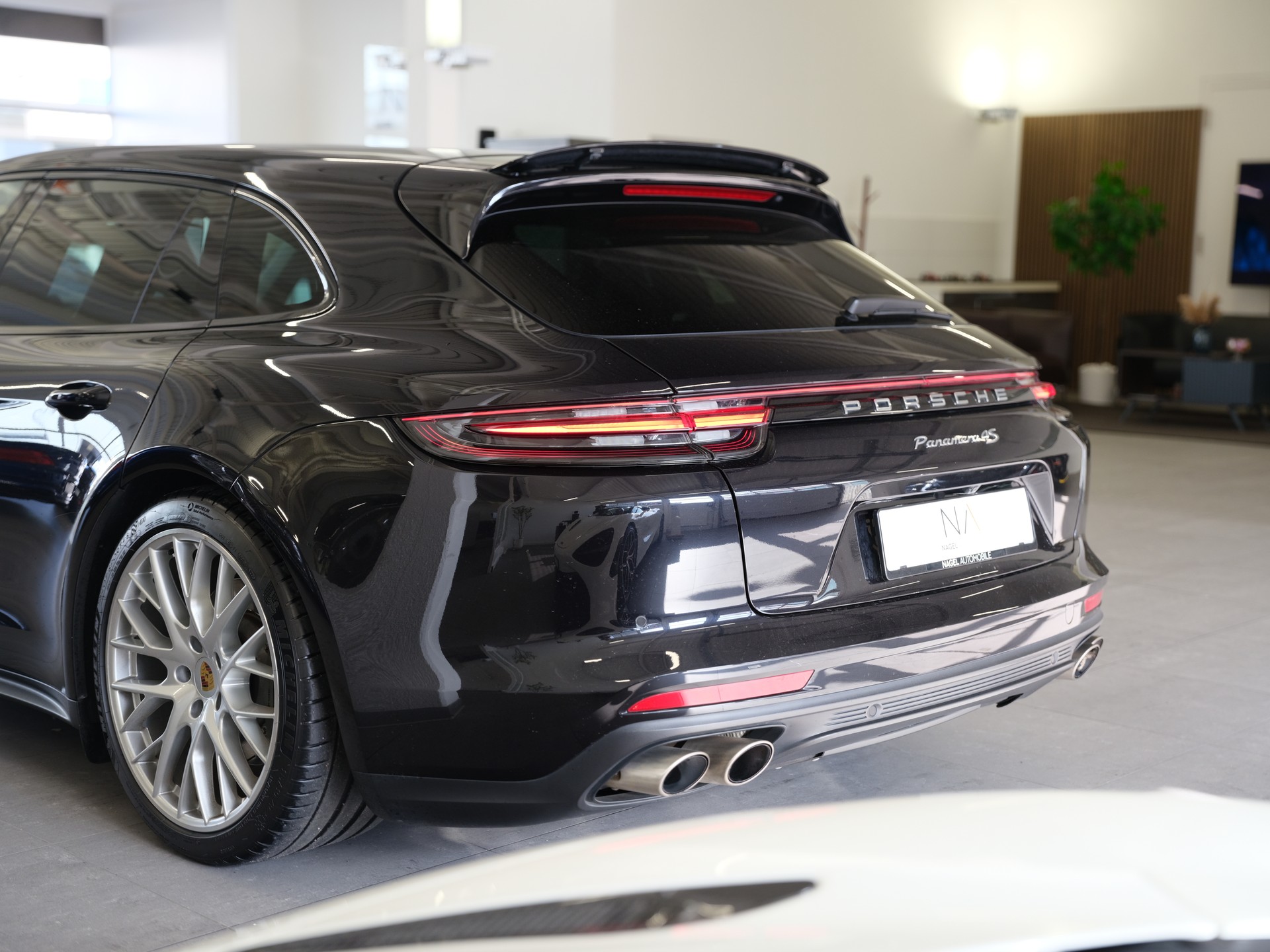 PORSCHE Panamera 4S PDK *Panorama* *Sport Chrono Paket* *Leder Interieur*-image-11