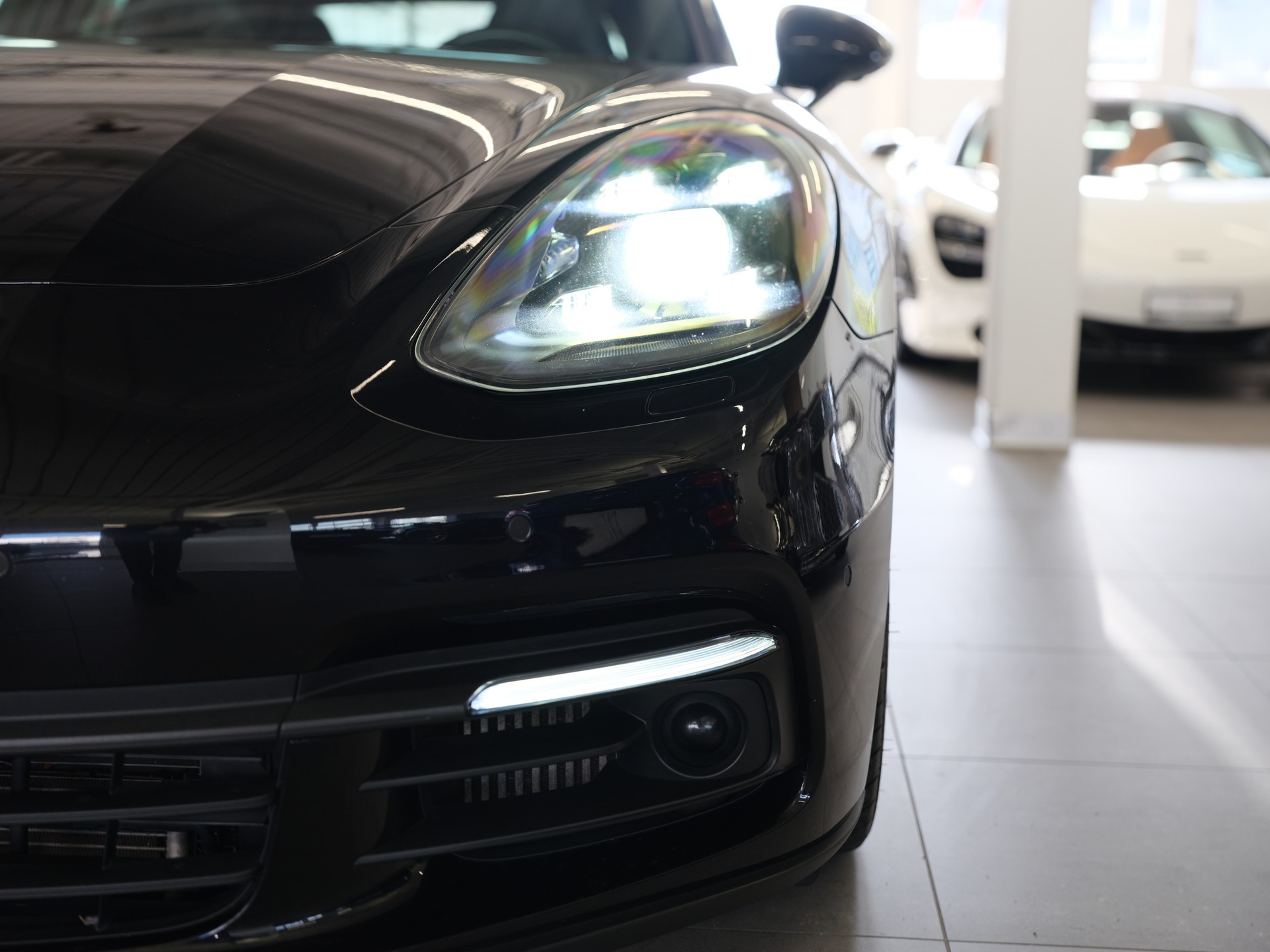 PORSCHE Panamera 4S PDK *Panorama* *Sport Chrono Paket* *Leder Interieur*-image-8