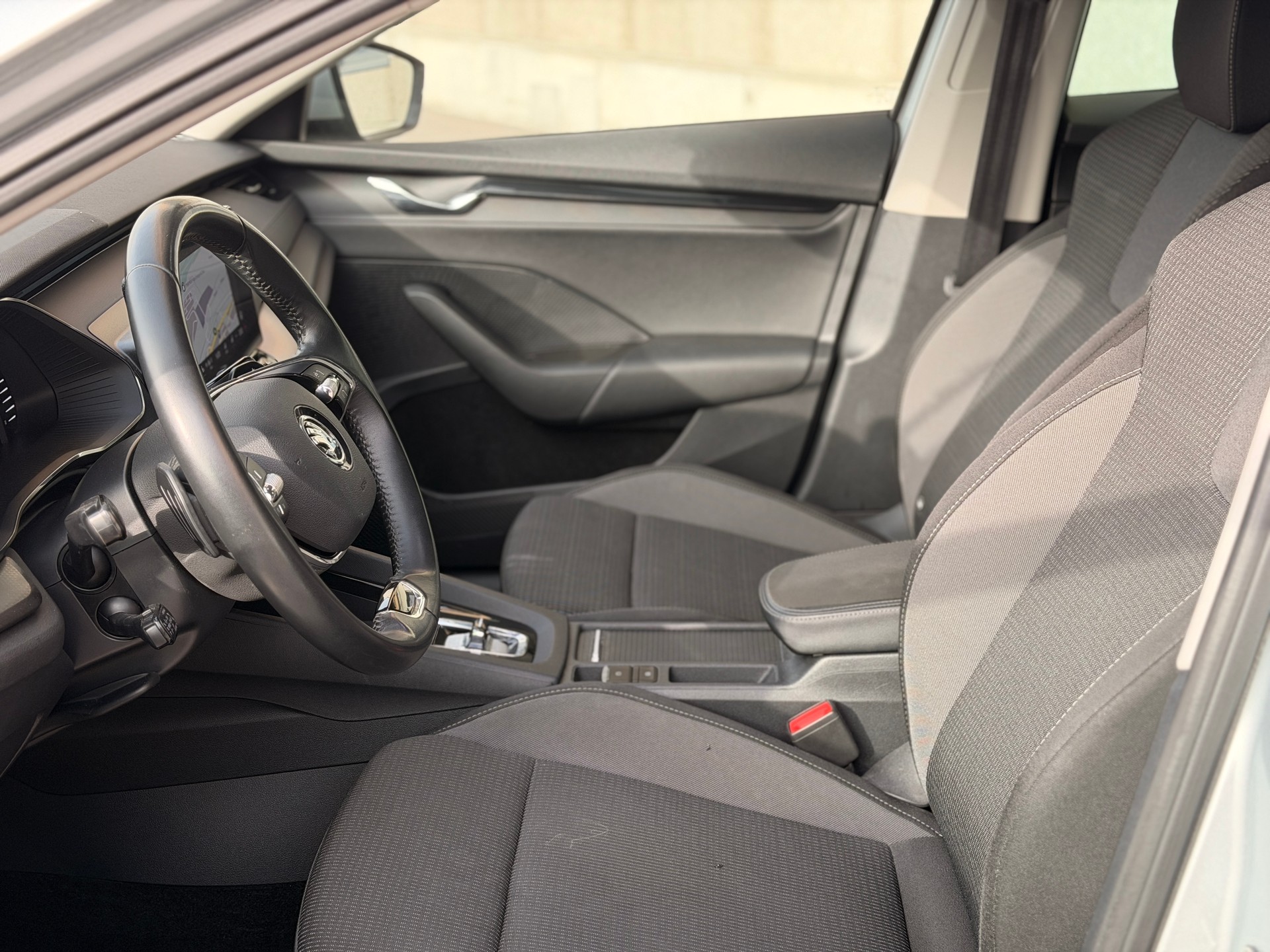 SKODA Octavia Combi 2.0 TDI DSG Ambition 4x4-image-13