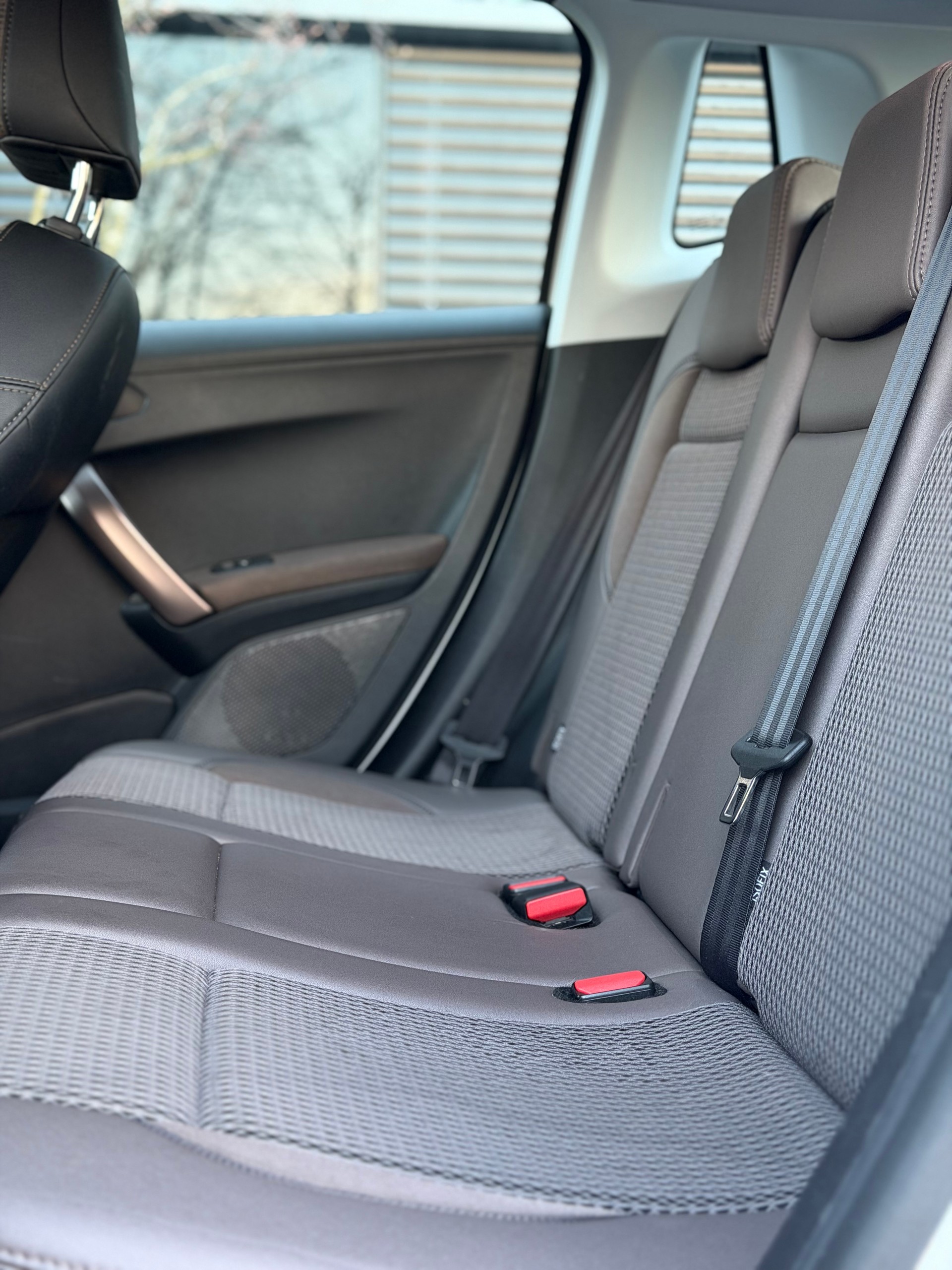 PEUGEOT 2008 1.6 e-HDi Allure EGS6-image-7