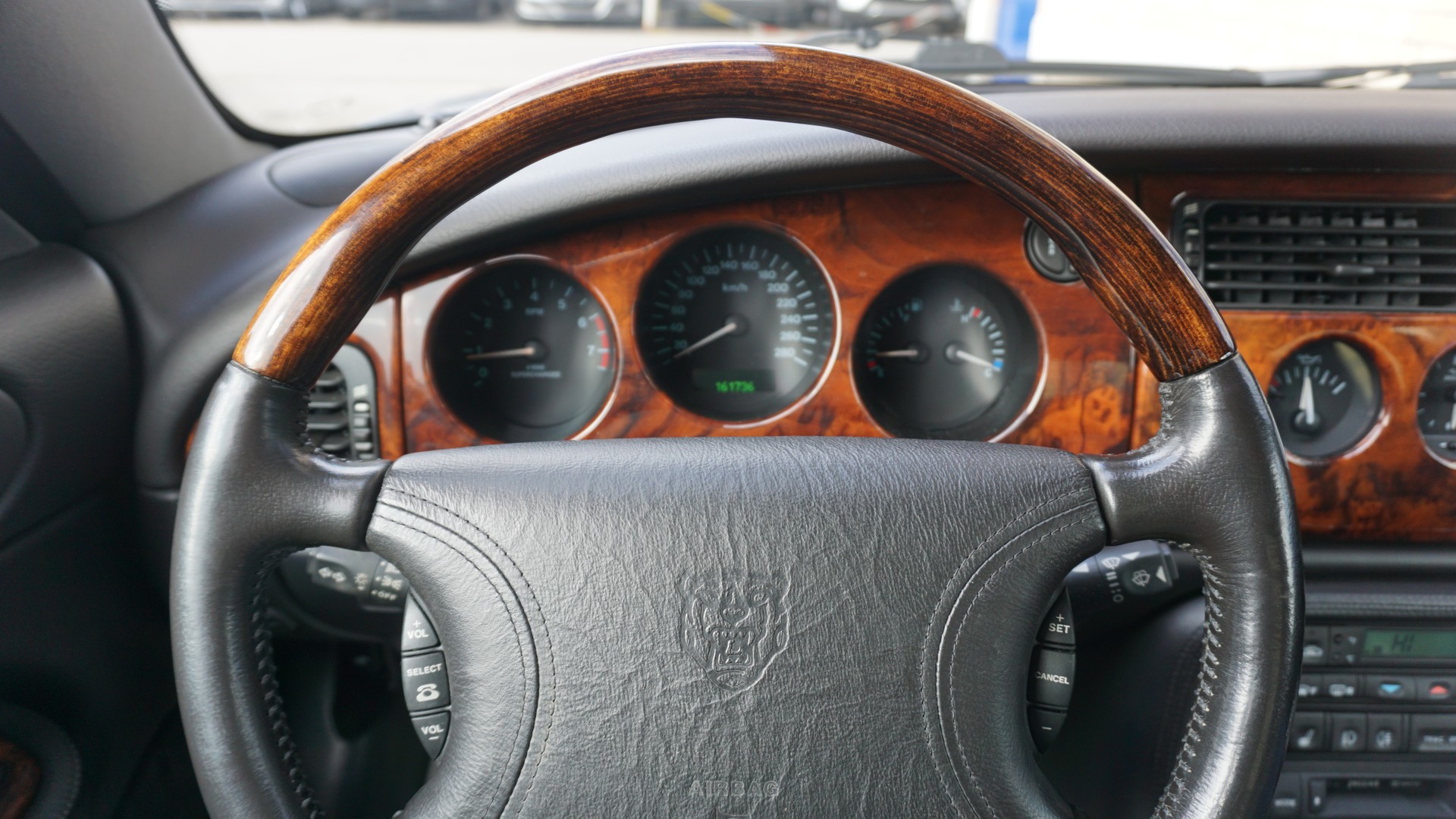 JAGUAR XKR S/C-image-10