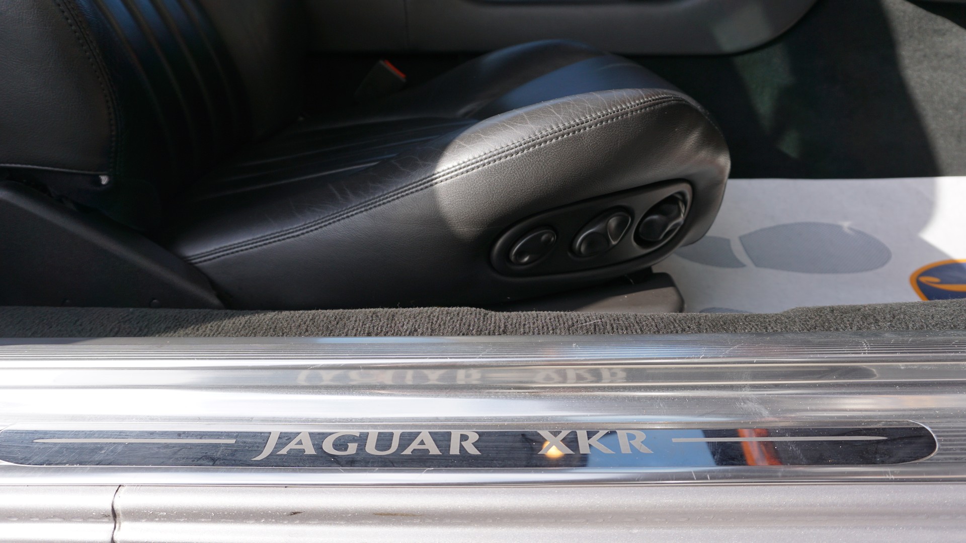 JAGUAR XKR S/C-image-19