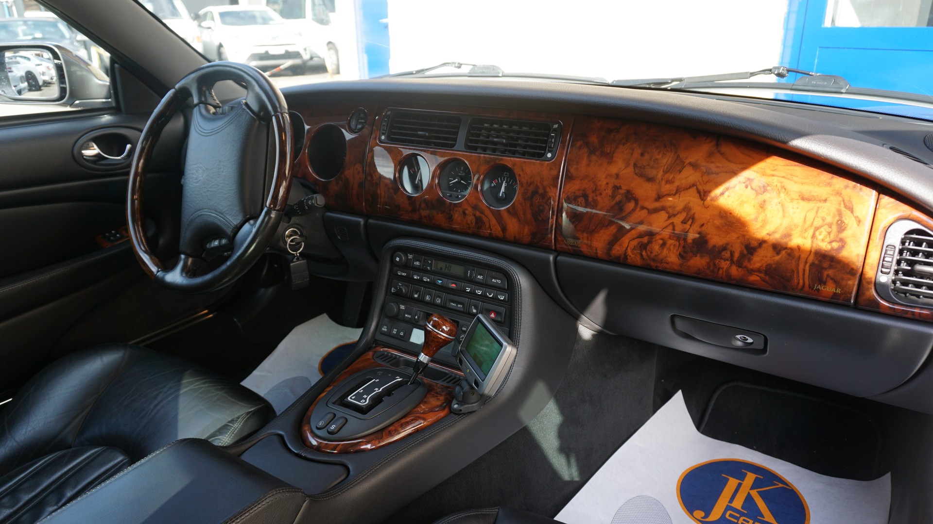 JAGUAR XKR S/C-image-13