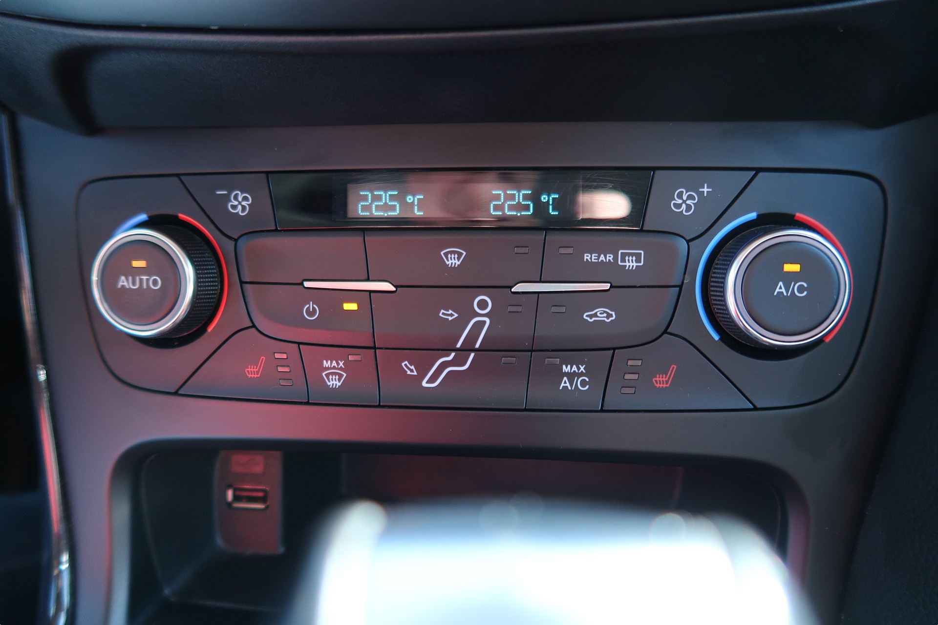 FORD Focus BEV Electric Automatic-image-19