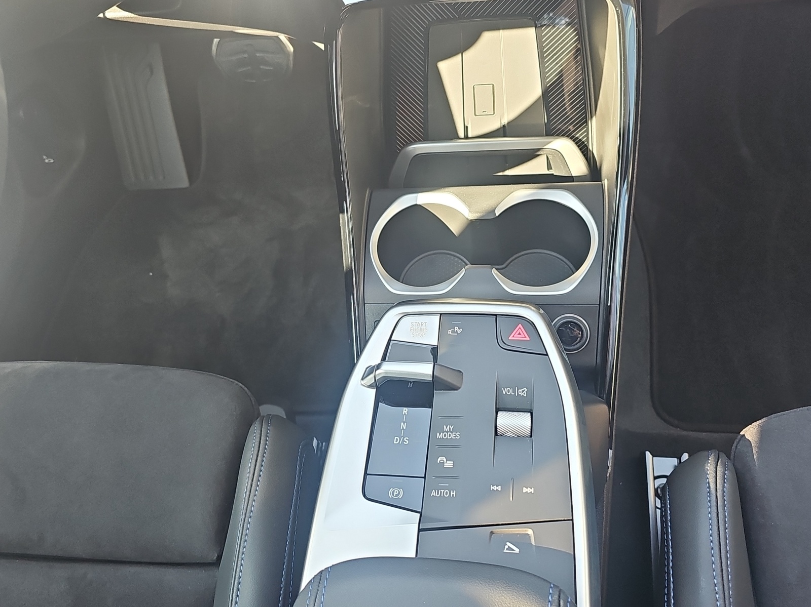 BMW X1 xDrive 23i 48V M Sport-image-17