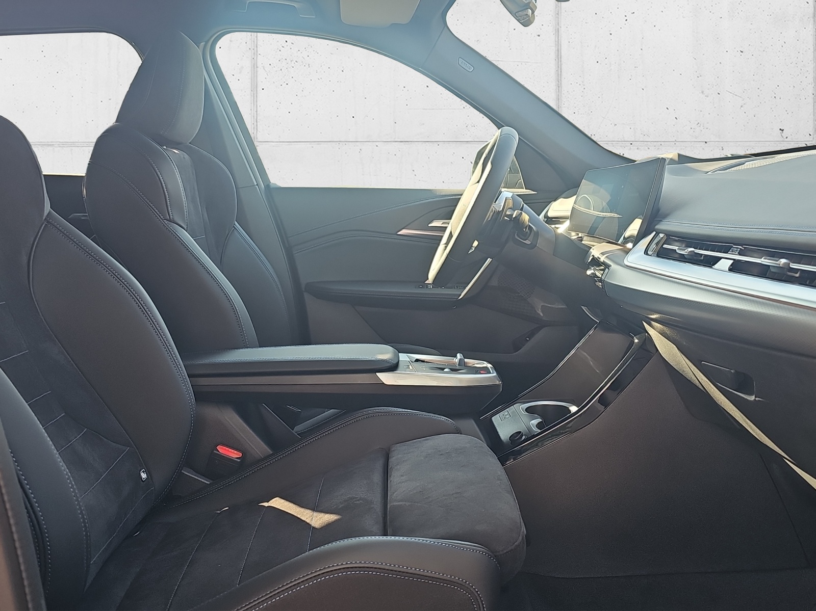 BMW X1 xDrive 23i 48V M Sport-image-16