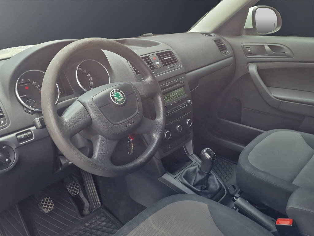 SKODA Yeti 2.0 TDI 110 AllDrive 4x4-image-8