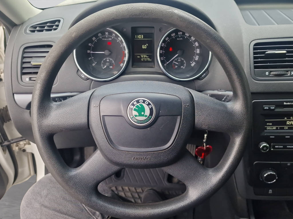 SKODA Yeti 2.0 TDI 110 AllDrive 4x4-image-12