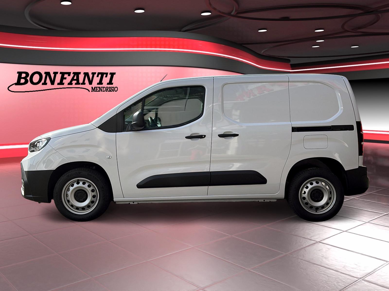 TOYOTA PROACE CITY Van L1 1.2 Active-image-3