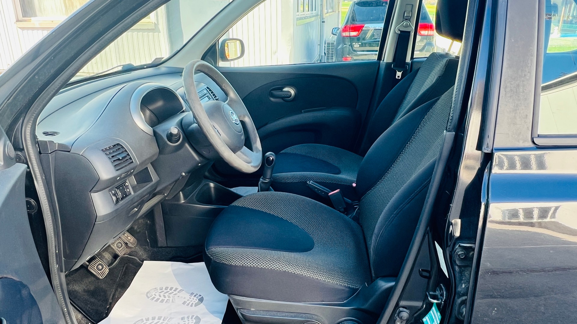 NISSAN Micra 1.4 Active Luxury-image-11