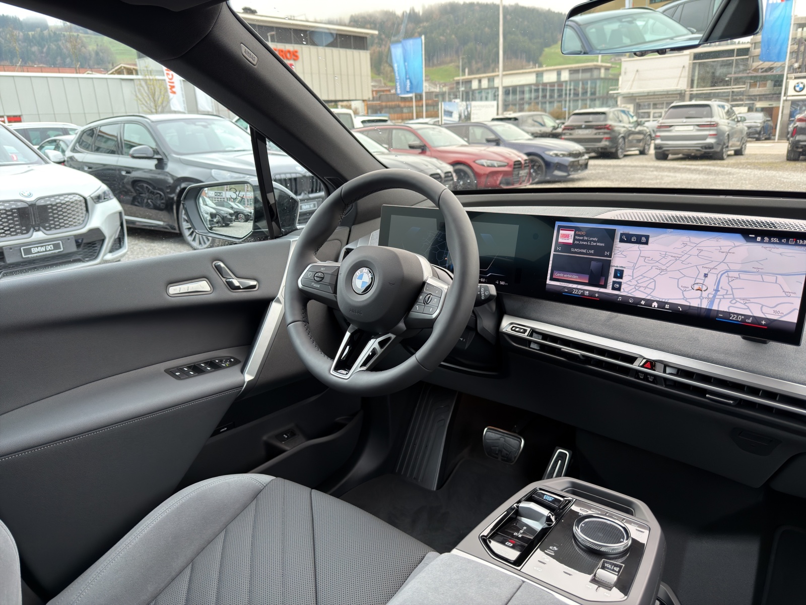 BMW iX xDrive60 M Sport Pro-image-14