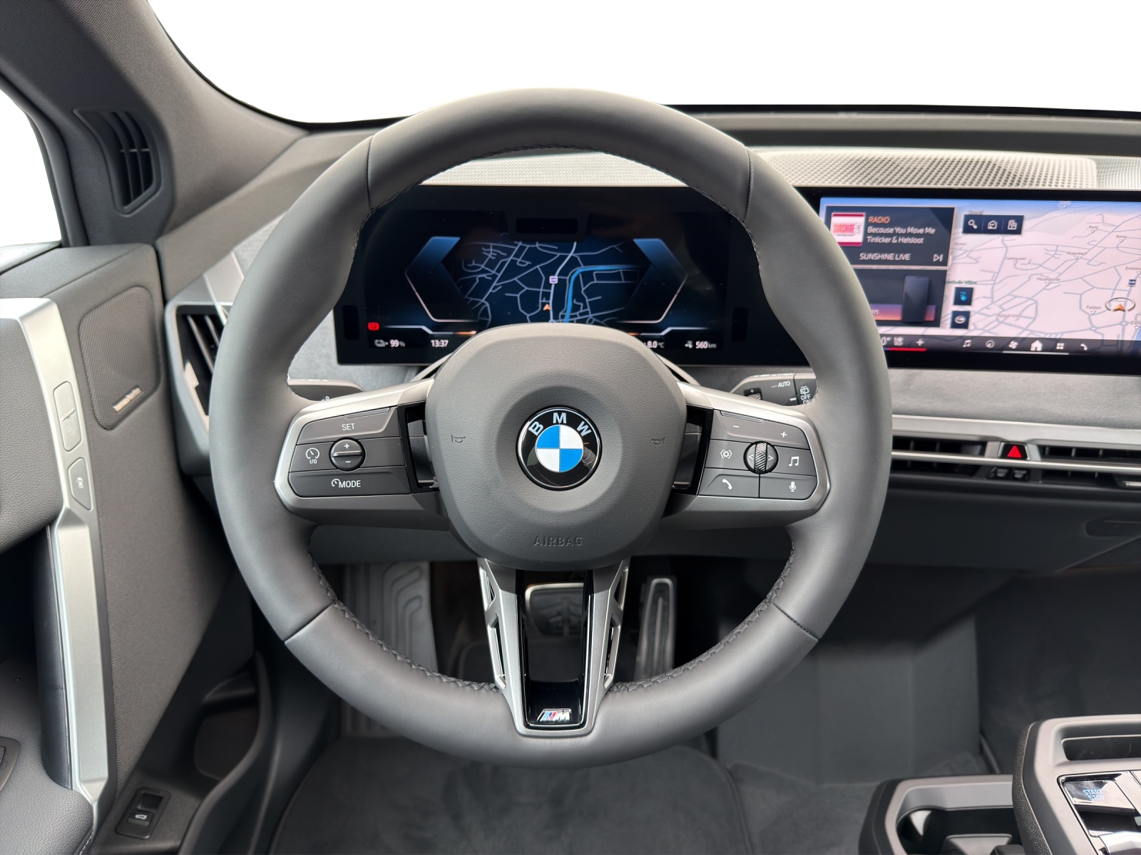 BMW iX xDrive60 M Sport Pro-image-10