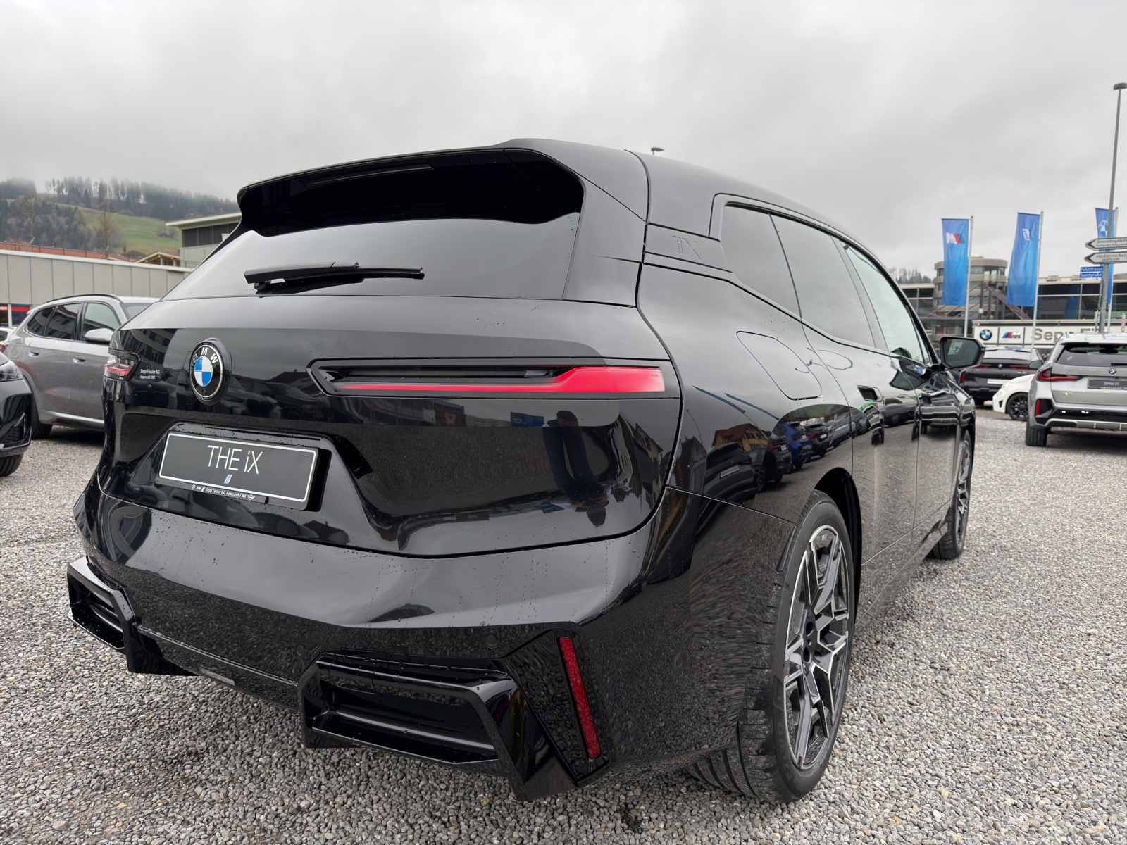 BMW iX xDrive60 M Sport Pro-image-23