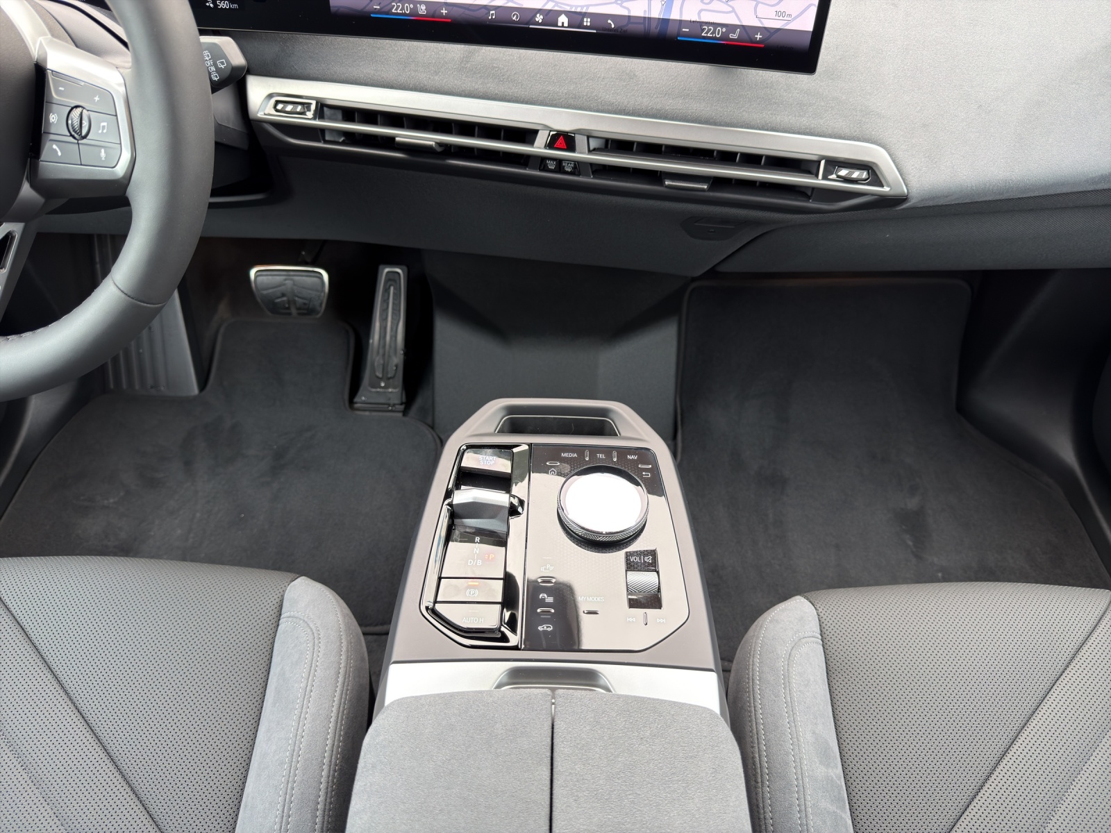 BMW iX xDrive60 M Sport Pro-image-12