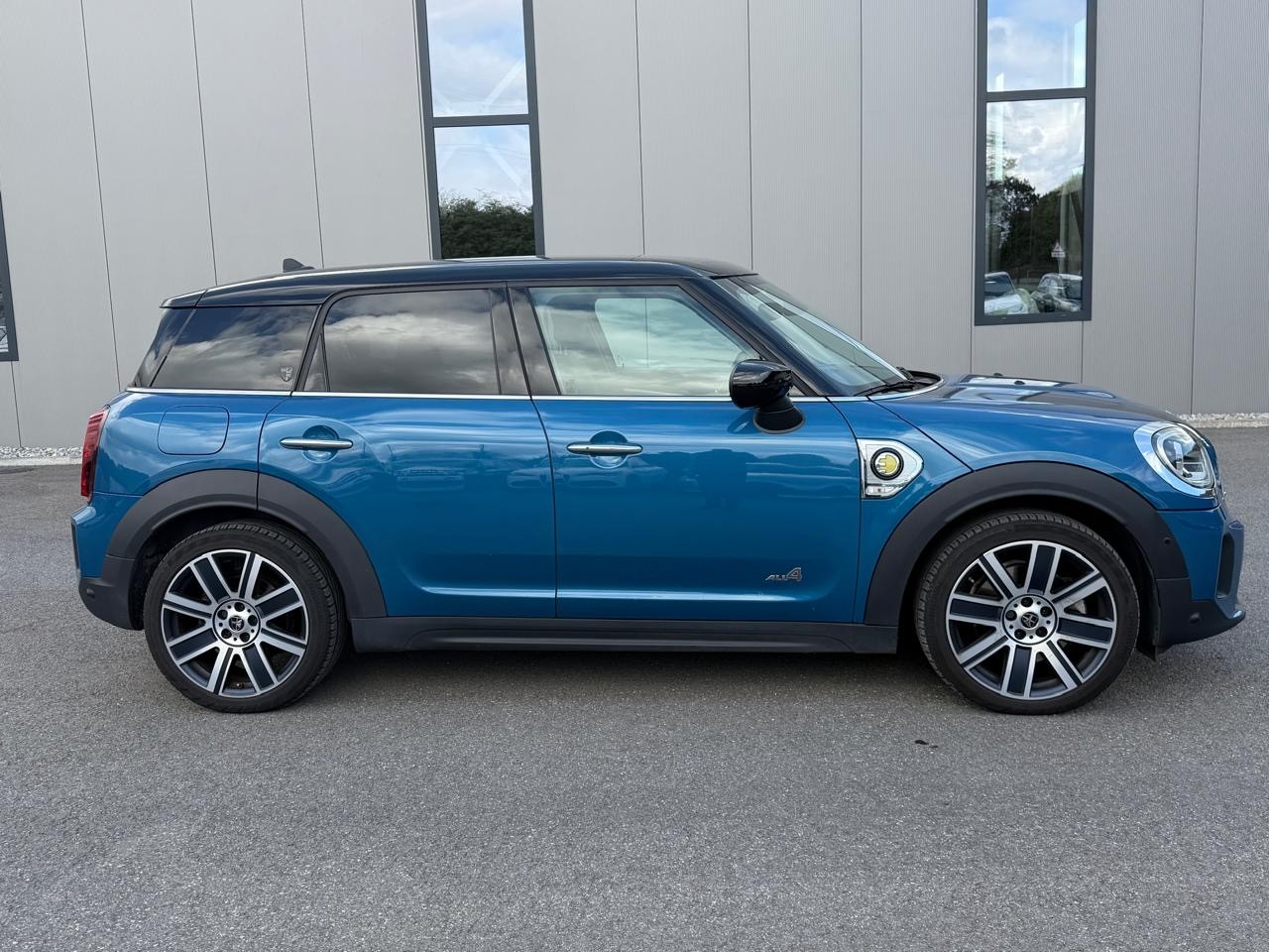 MINI Countryman Cooper SE Trafalgar ALL4 PHEV Steptronic-image-3