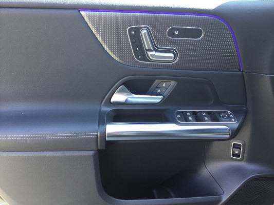 MERCEDES-BENZ B 250 e Progressive-image-9