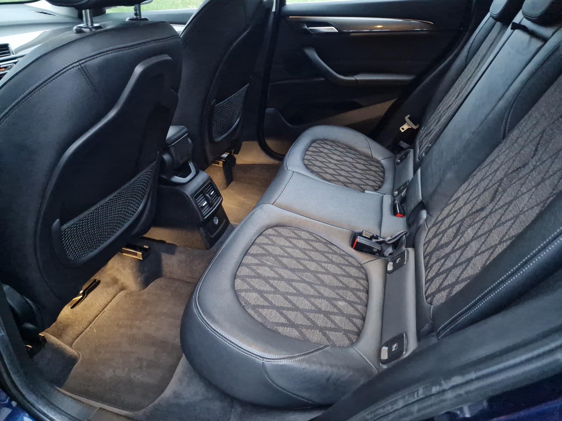BMW X1 xDrive 20d xLine Steptronic-image-8
