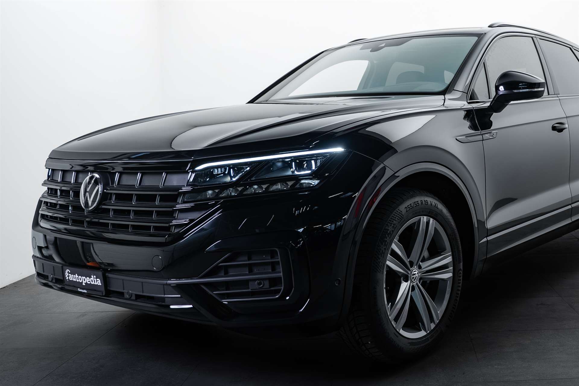 VW Touareg 3.0 TDI R Line Innovision 286PS-image-1