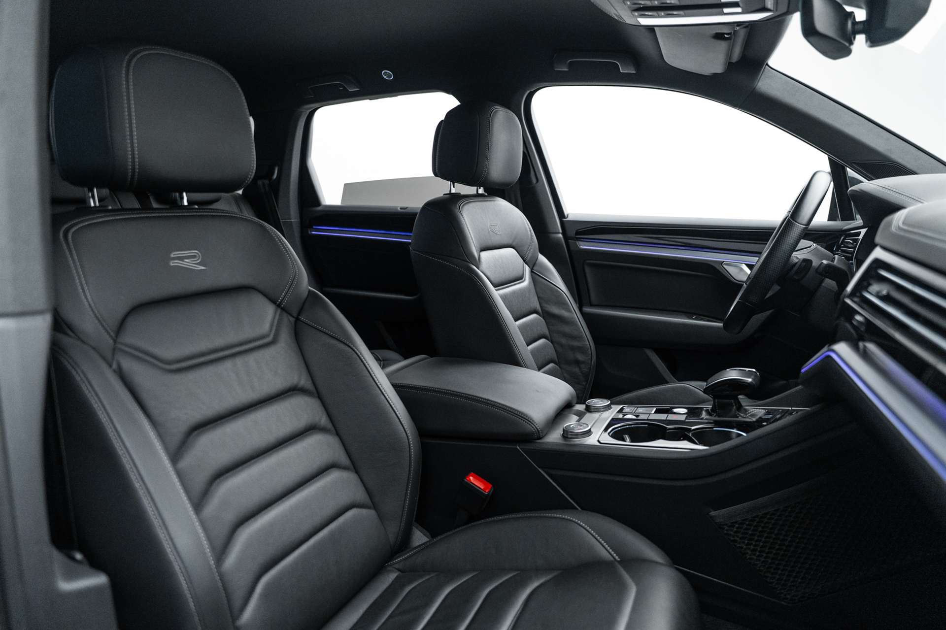 VW Touareg 3.0 TDI R Line Innovision 286PS-image-11