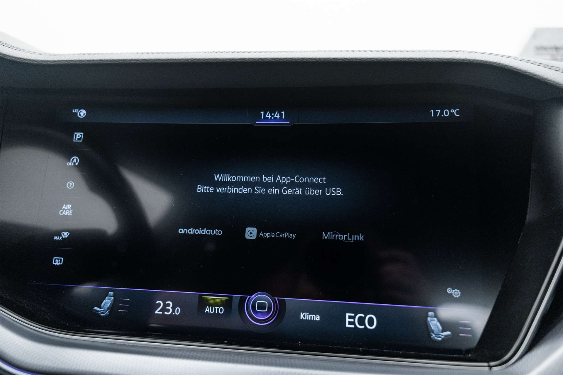 VW Touareg 3.0 TDI R Line Innovision 286PS-image-23