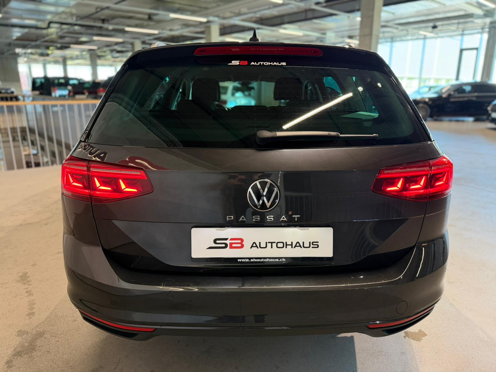 VW Passat 2.0 TDI BMT Business DSG-image-8
