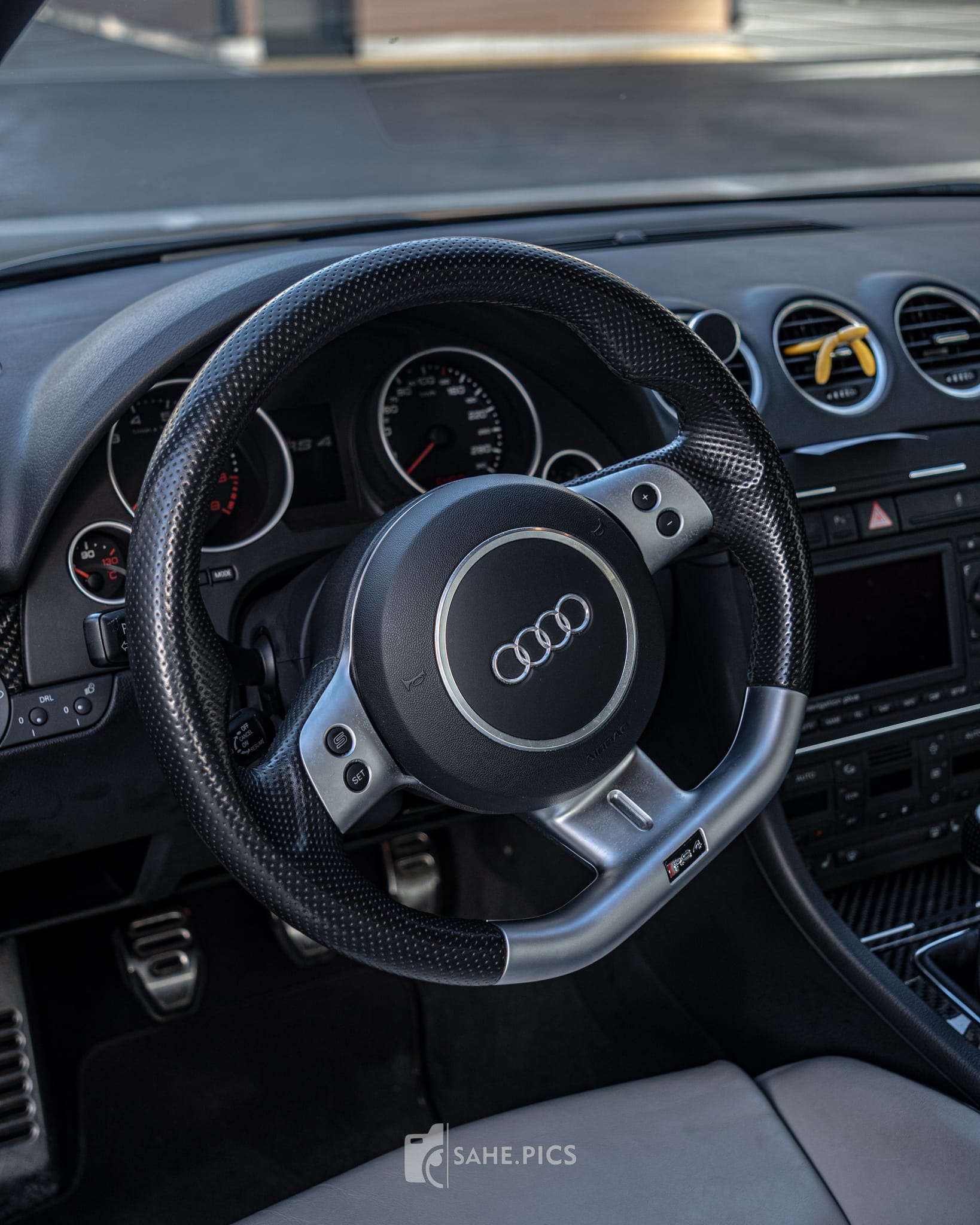 AUDI RS4 Cabriolet 4.2 V8 quattro-image-4