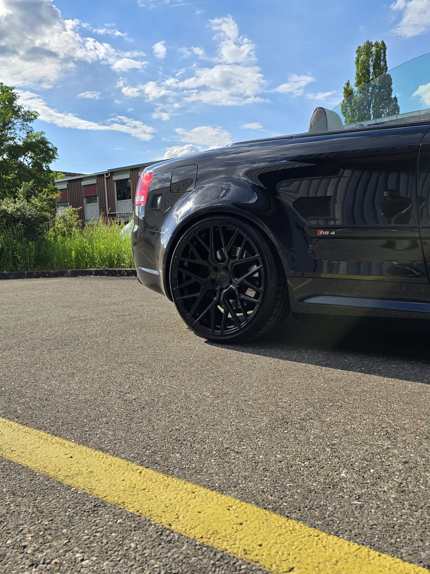AUDI RS4 Cabriolet 4.2 V8 quattro-image-3