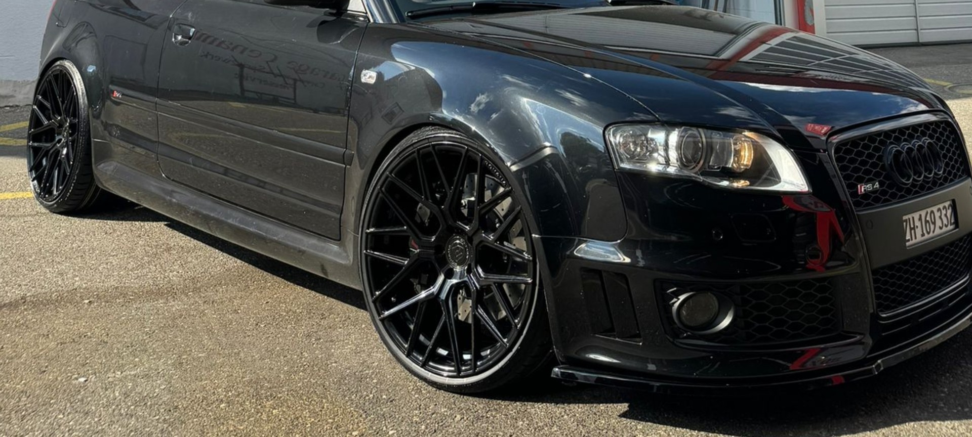 AUDI RS4 Cabriolet 4.2 V8 quattro-image-2