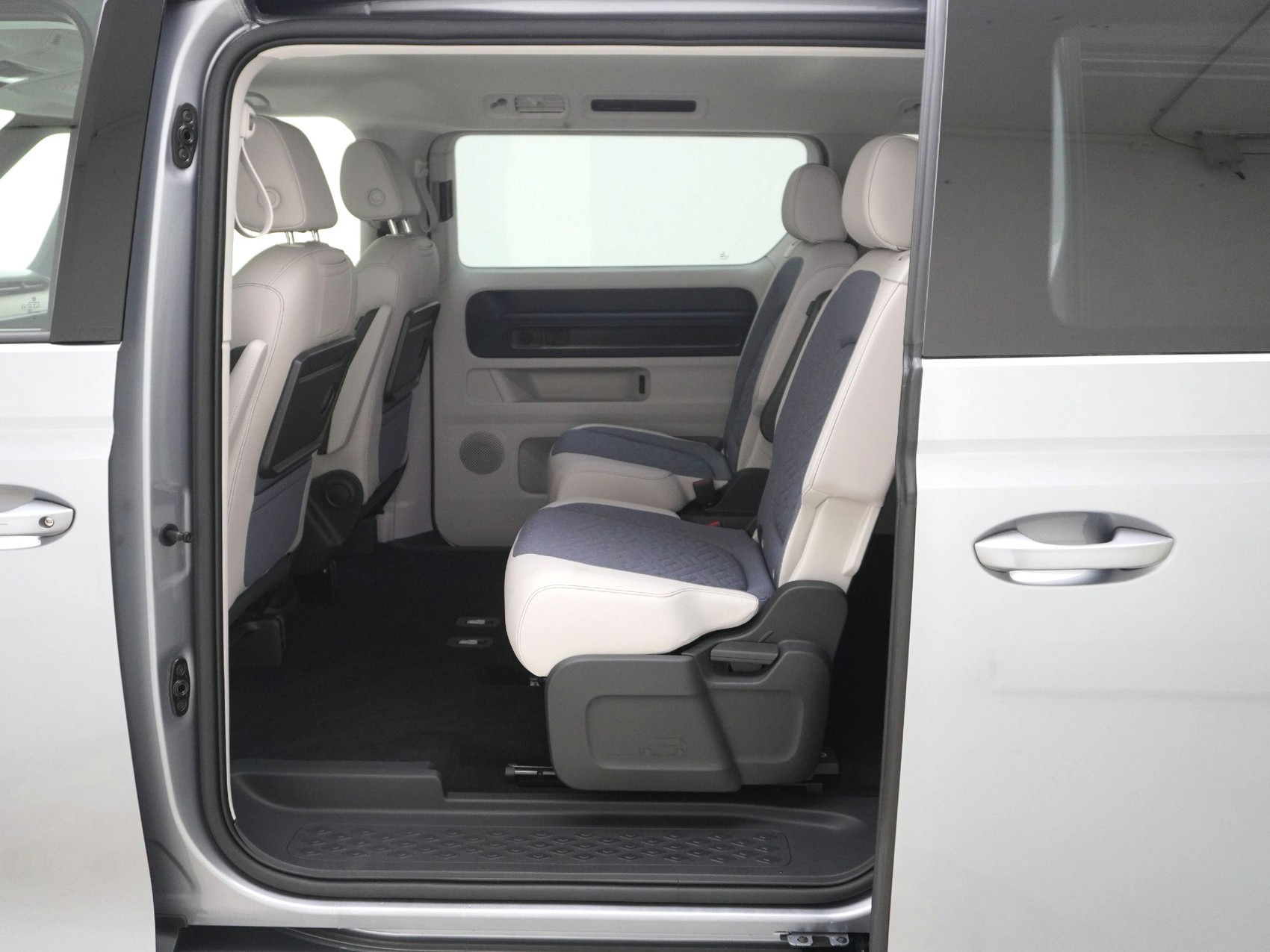 VW ID.Buzz 84kWh Pro - langer Radstand-image-13