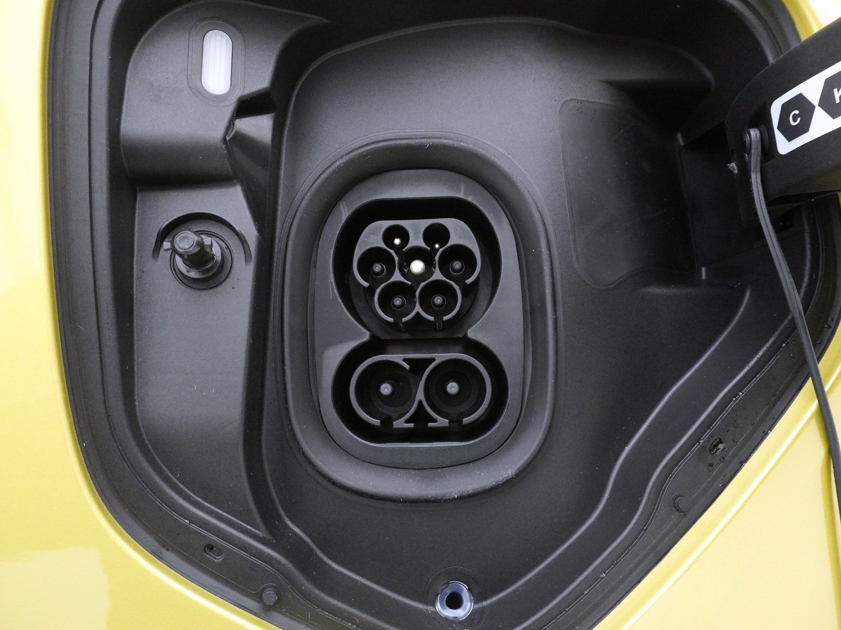 VW ID.Buzz 84kWh Pro - langer Radstand-image-22