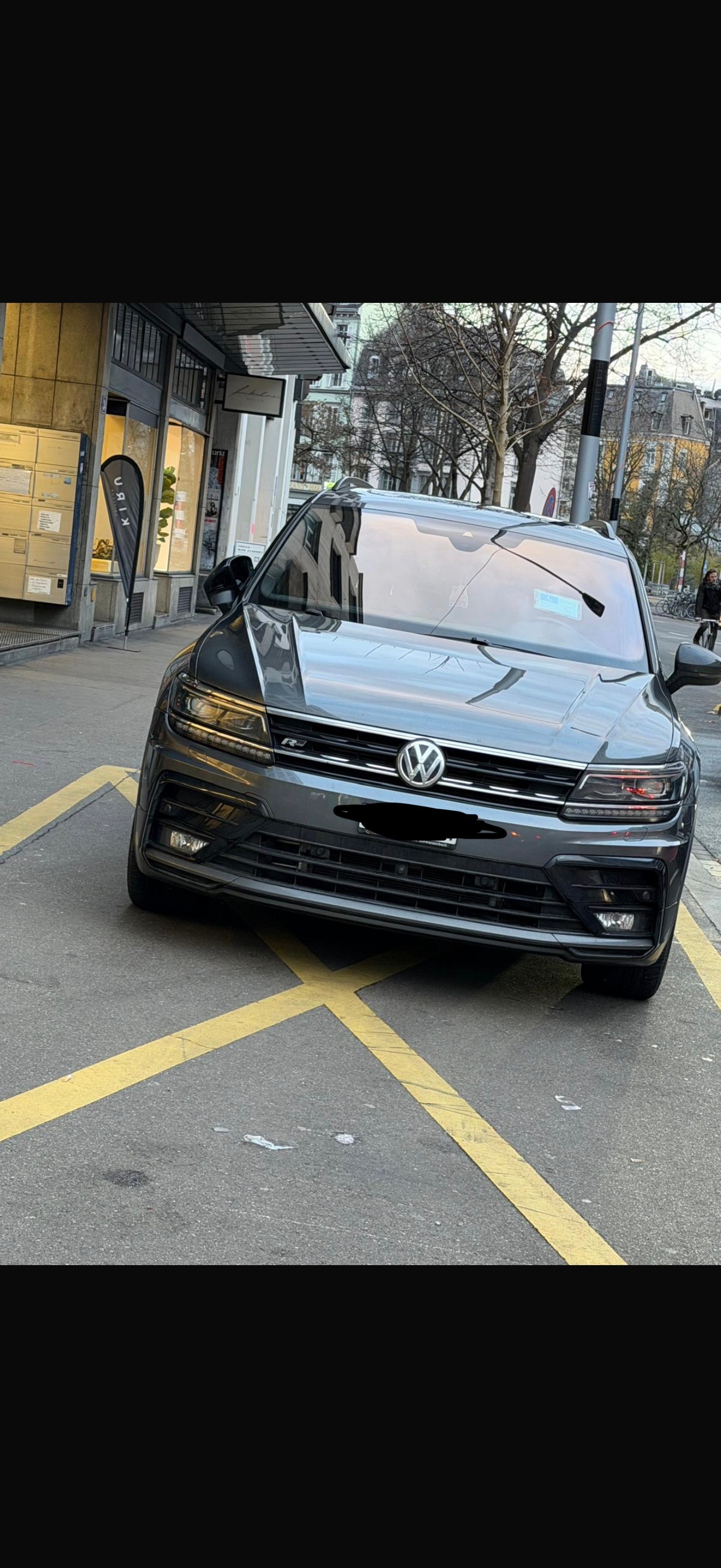 VW 2.0 TSI R-Line 4Motion DSG *CH-FZ*HEAD UP*AHK*LEDERSITZE*PANORAMA*360°-KAMERA*-image-2