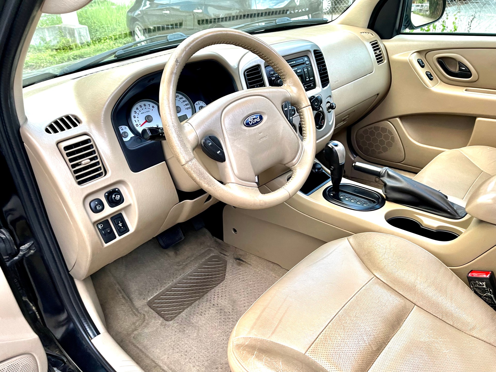 FORD Maverick 3.0 24V Executive-image-28