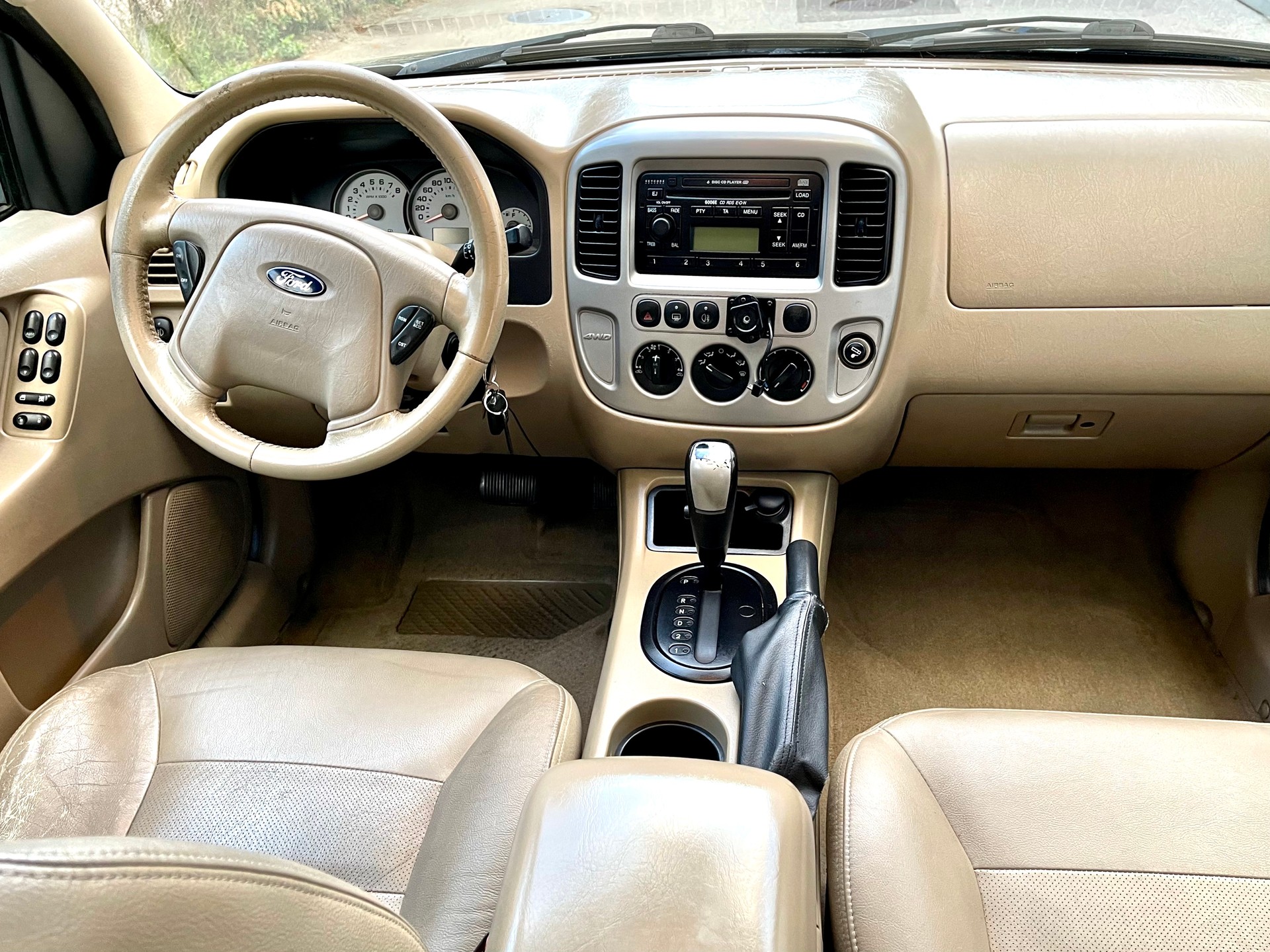 FORD Maverick 3.0 24V Executive-image-1