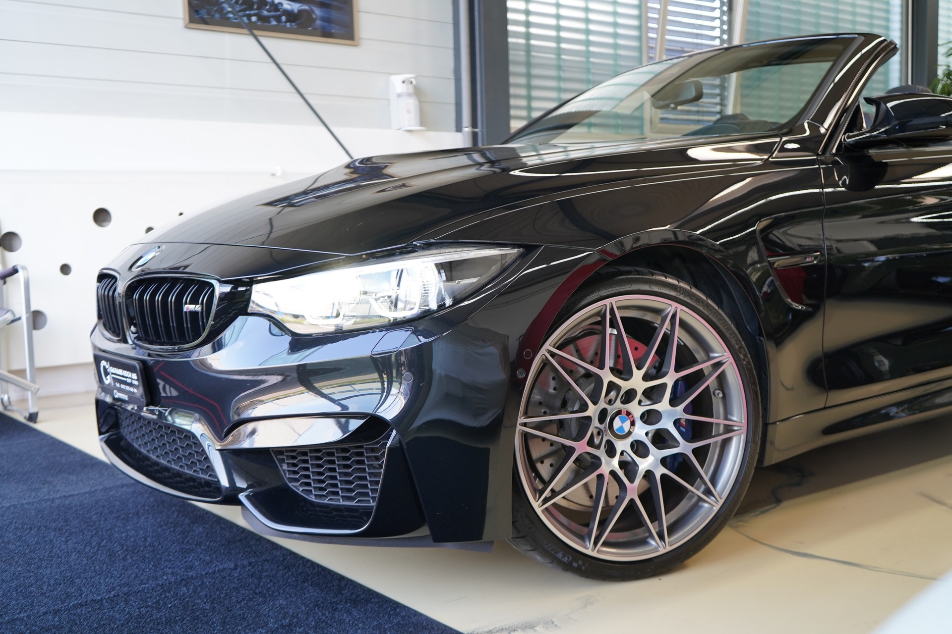 BMW M4 Cabriolet Drivelogic M Competition-showroom-element-3