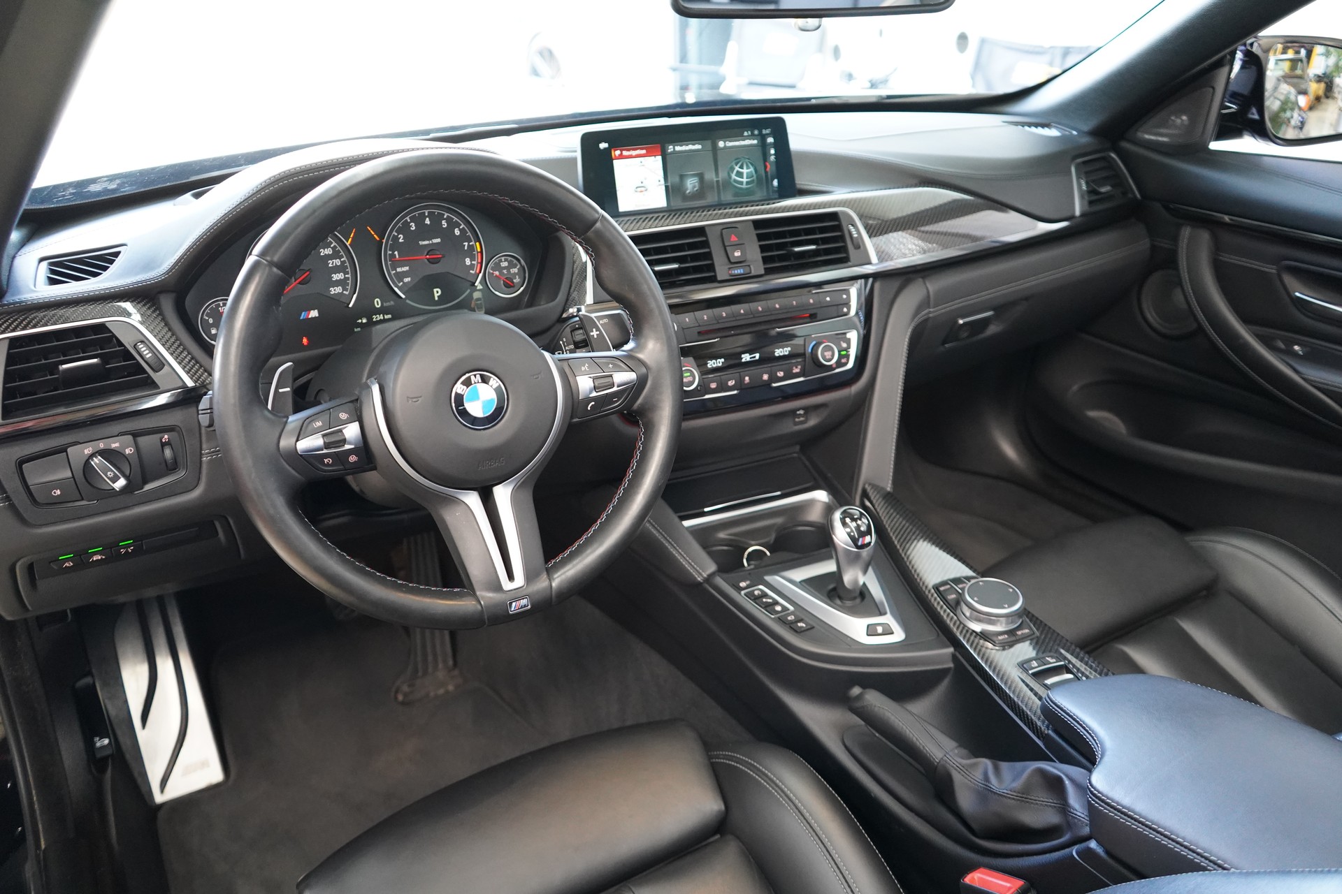BMW M4 Cabriolet Drivelogic M Competition-image-16