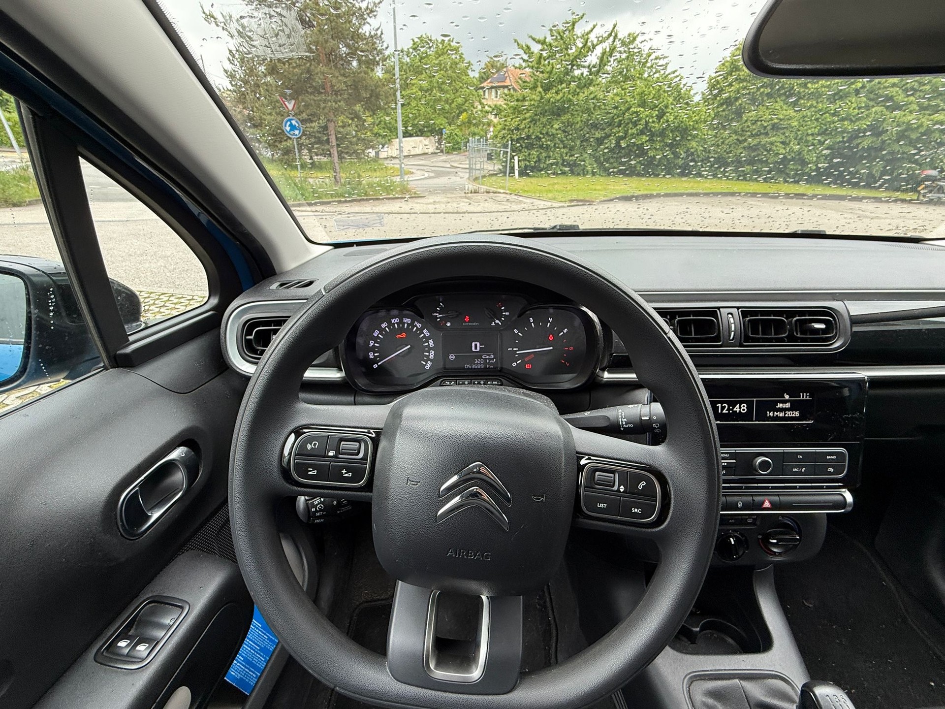 CITROEN C3 1.2i PureTech Shine-image-12
