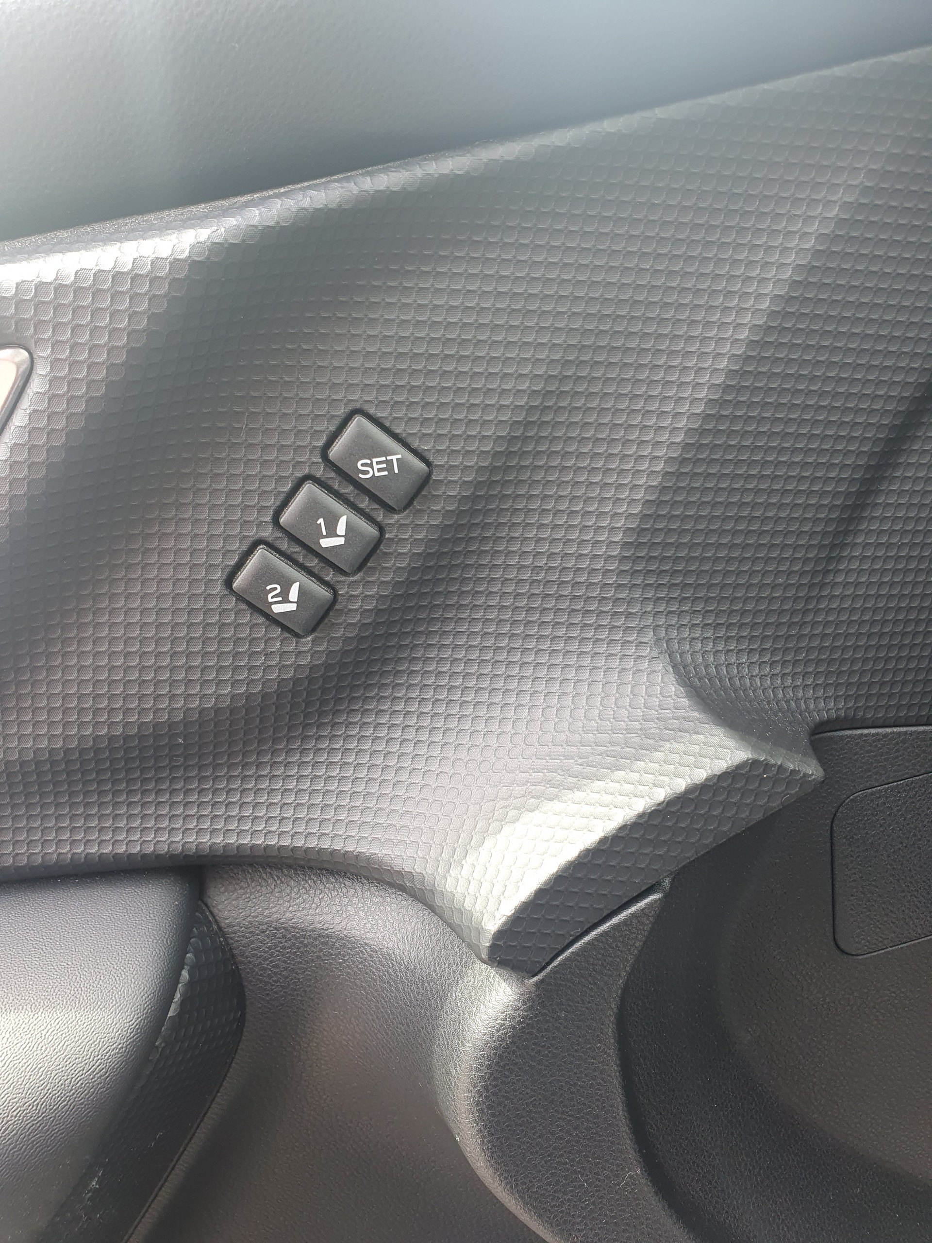 SUBARU Forester 2.0i e-Boxer Swiss Plus Lineartronic-image-15